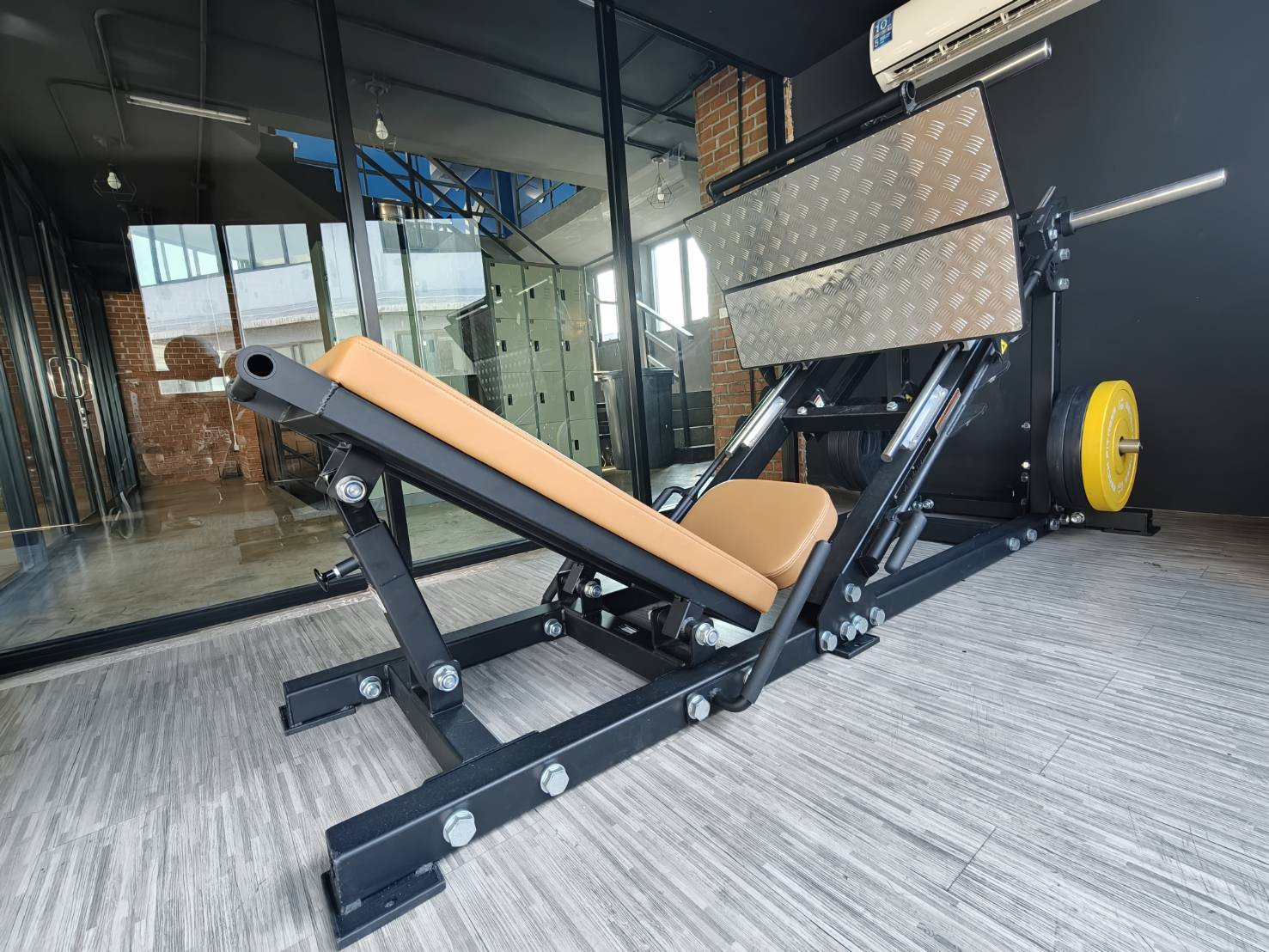EXCEED V2 Leg Press (Classic Frame) – view 4 – Bench Fitness